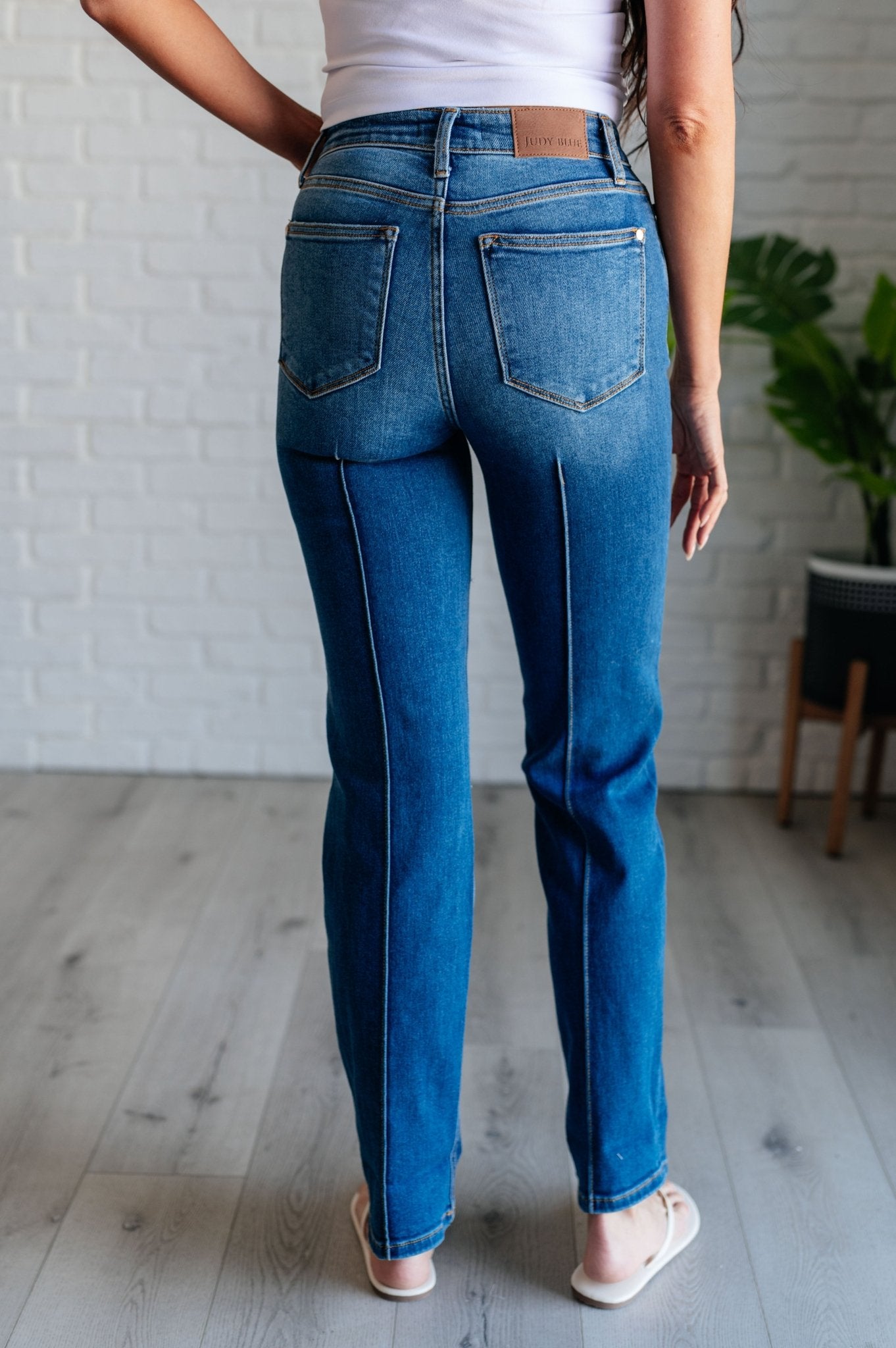 Campbell High Rise Center Seam Detail Straight Jeans - Driftwood Boutique