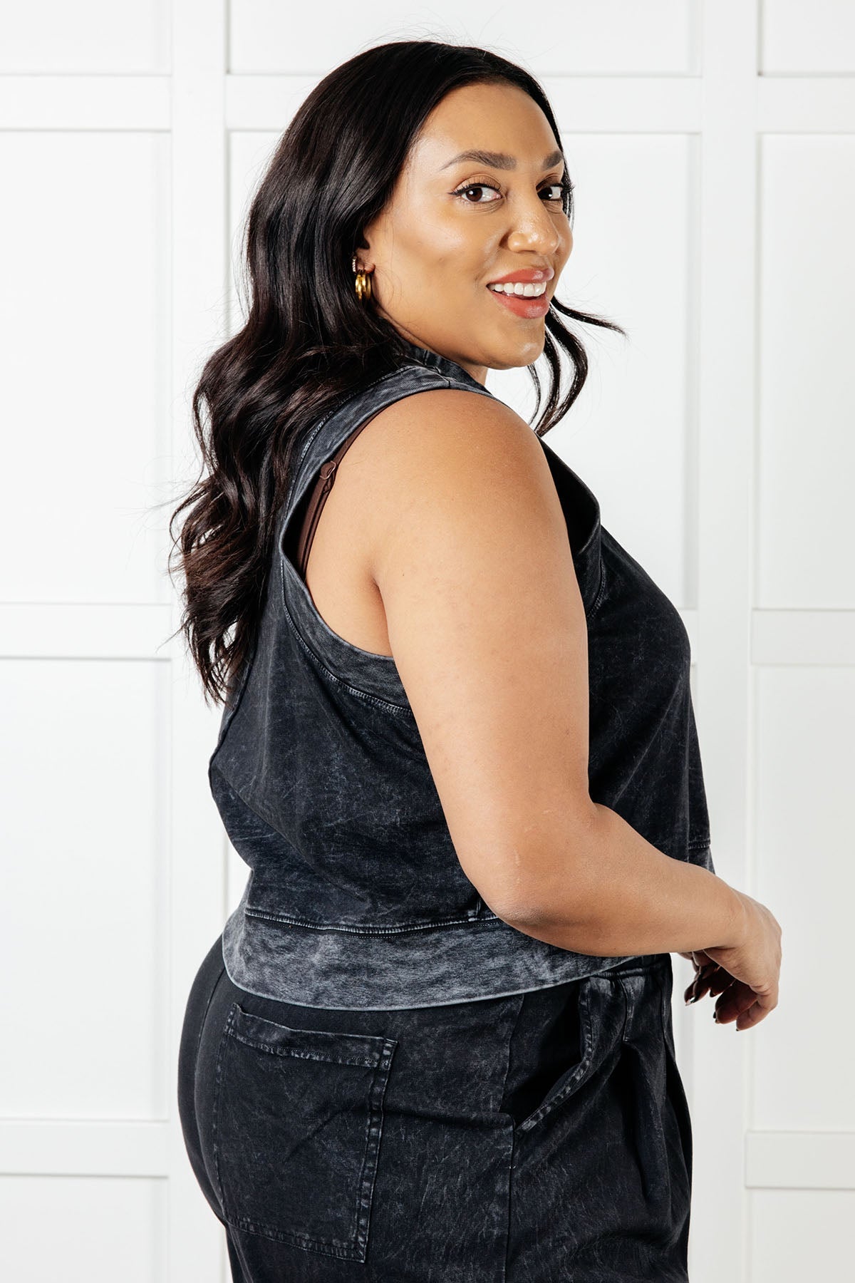 Chasing the Gains Tank Top in Black - Driftwood Boutique