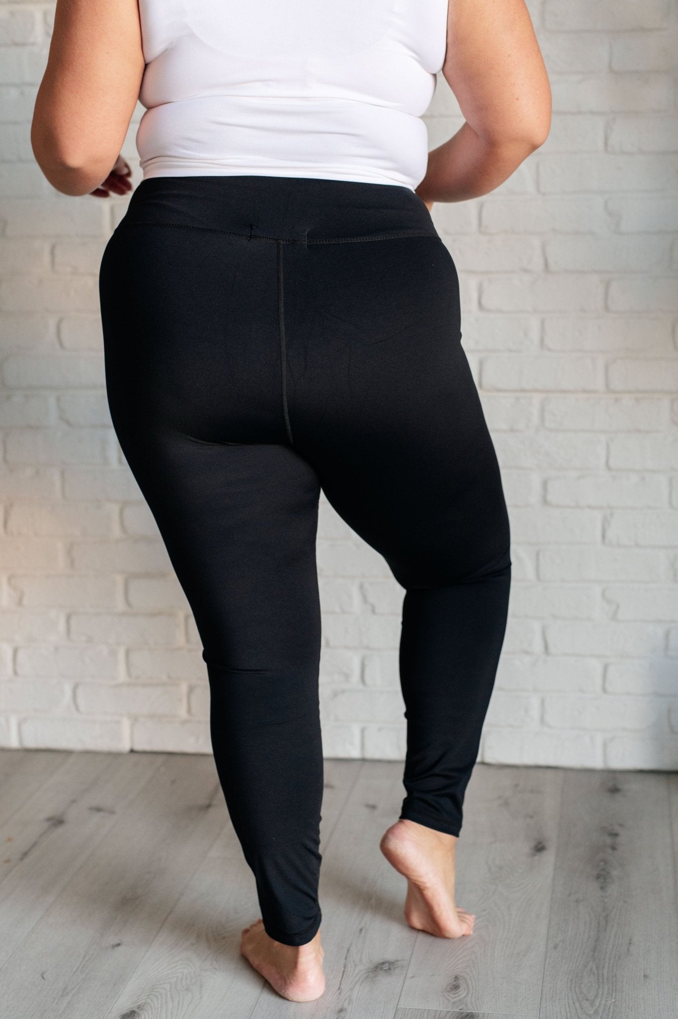 Do The Most V Front Leggings - Driftwood Boutique