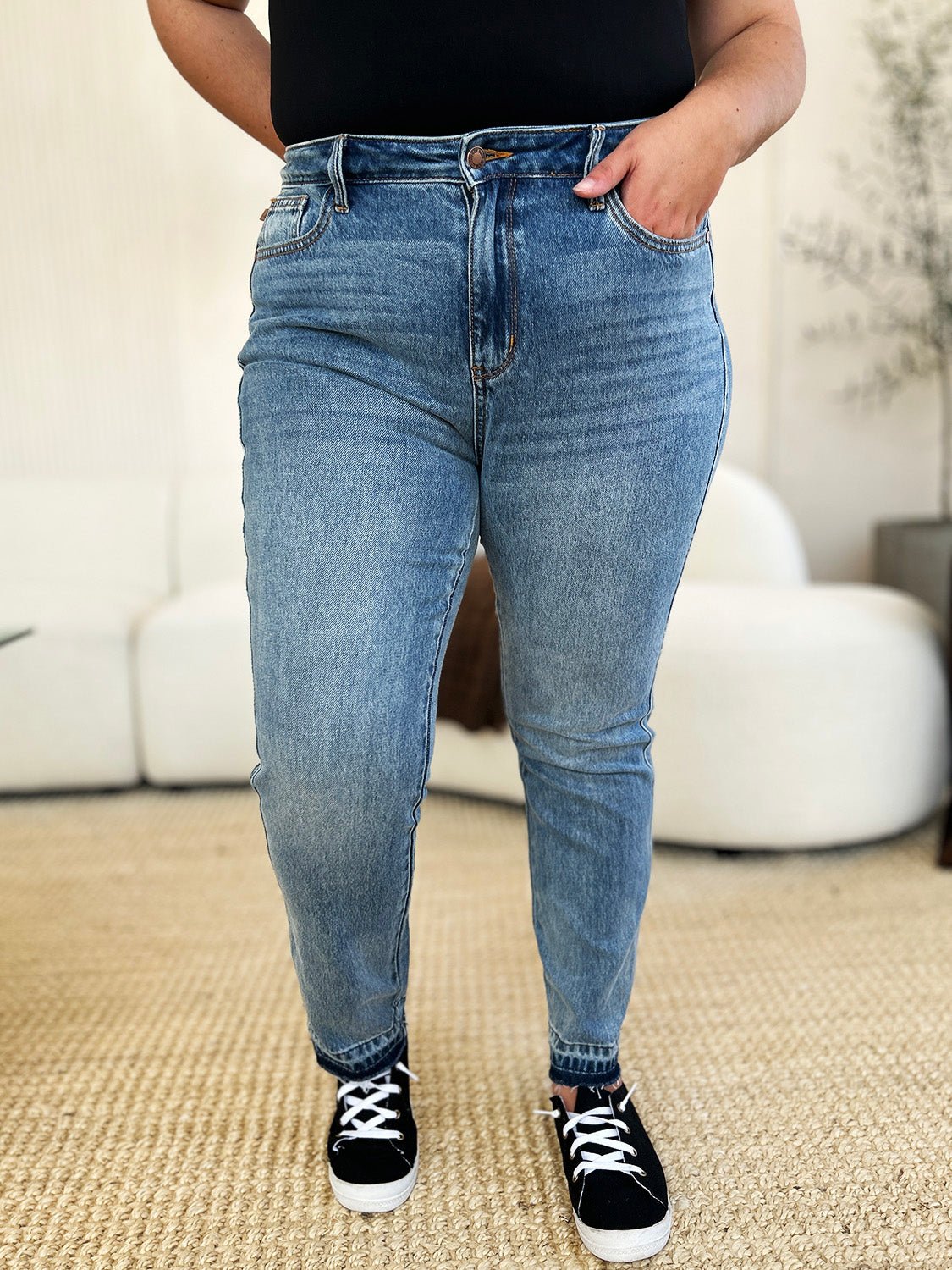 Harvey Mid Rise Rigid Magic Boyfriend Jeans - Driftwood Boutique