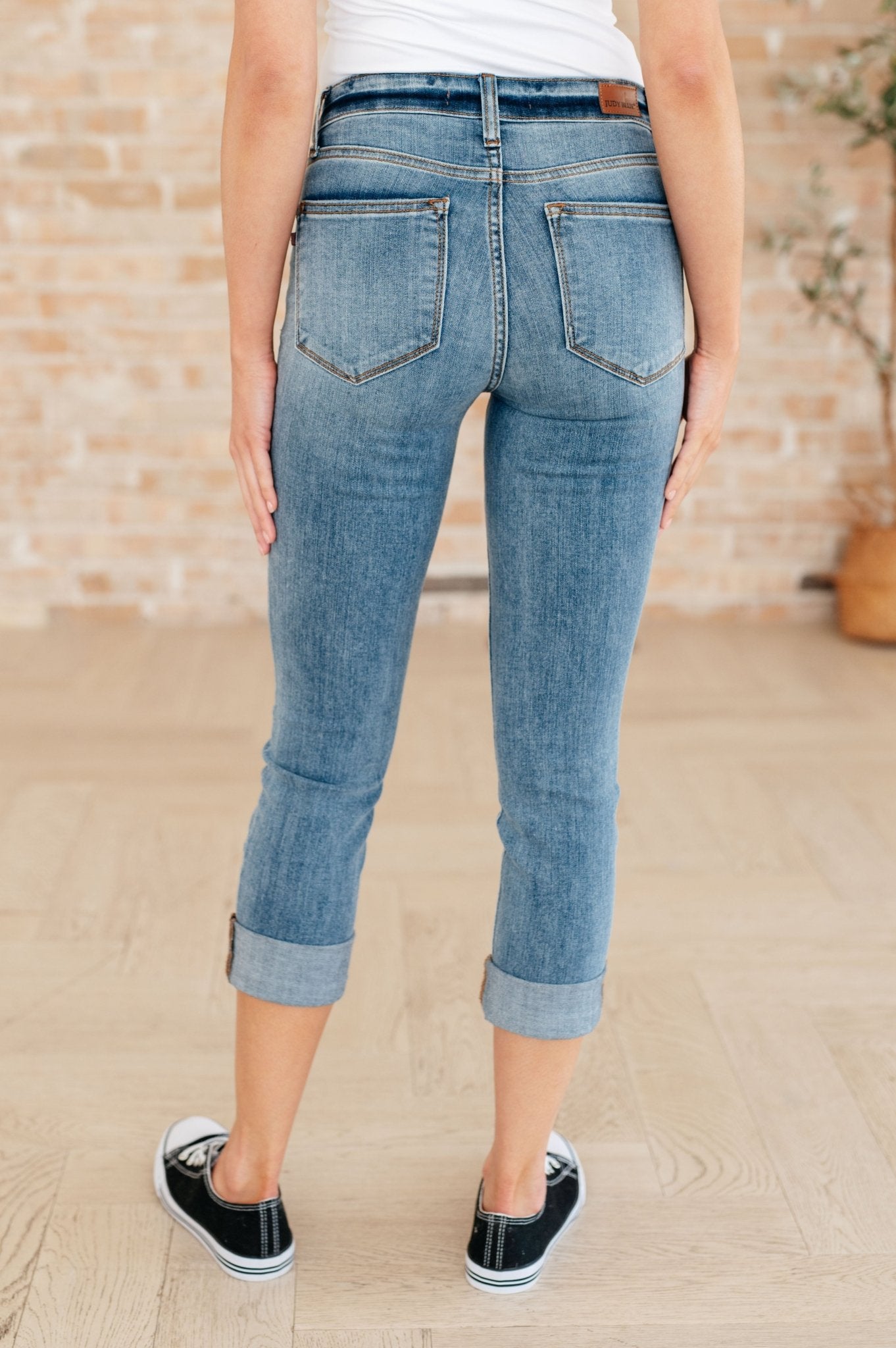 Laura Mid Rise Cuffed Skinny Capri Jeans - Driftwood Boutique