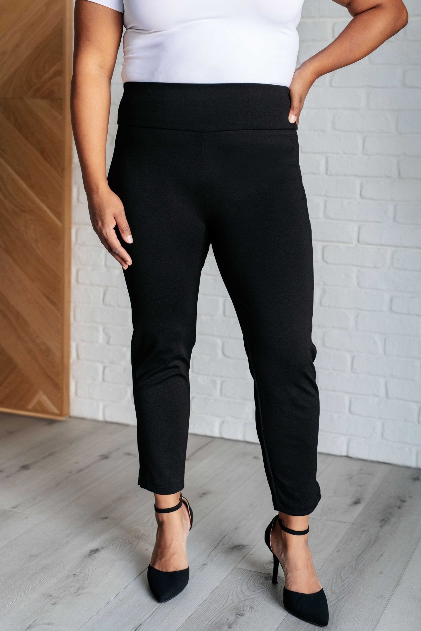 Magic Ankle Crop Skinny Pants in Black - Driftwood Boutique