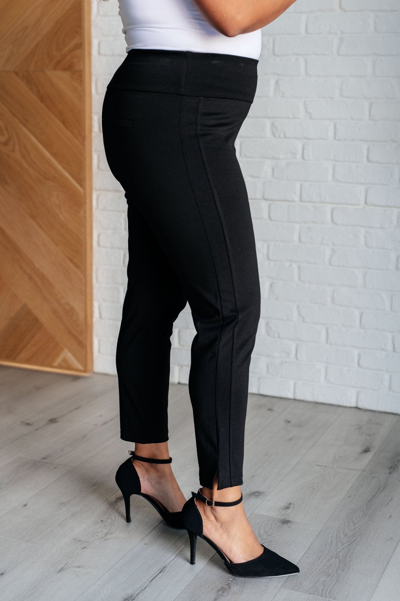 Magic Ankle Crop Skinny Pants in Black - Driftwood Boutique
