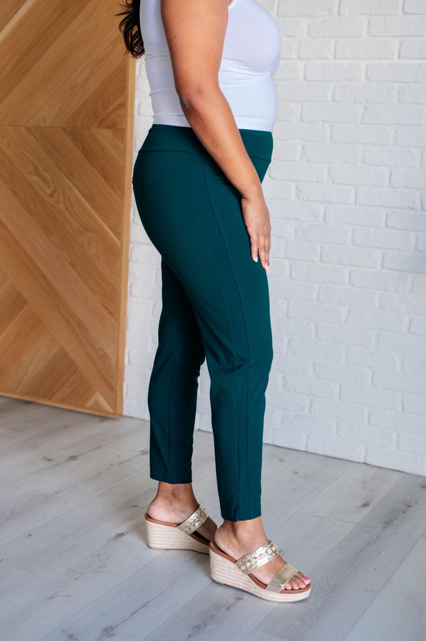 Magic Ankle Crop Skinny Pants in Hunter Green - Driftwood Boutique