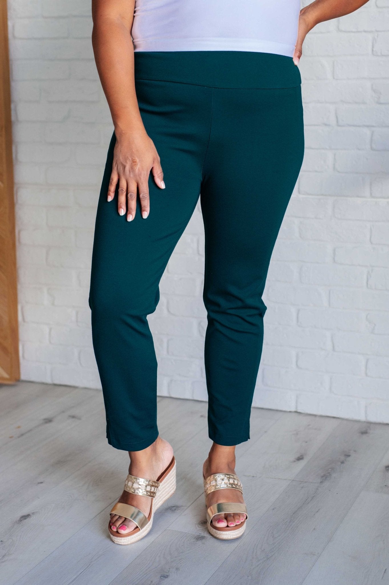 Magic Ankle Crop Skinny Pants in Hunter Green - Driftwood Boutique
