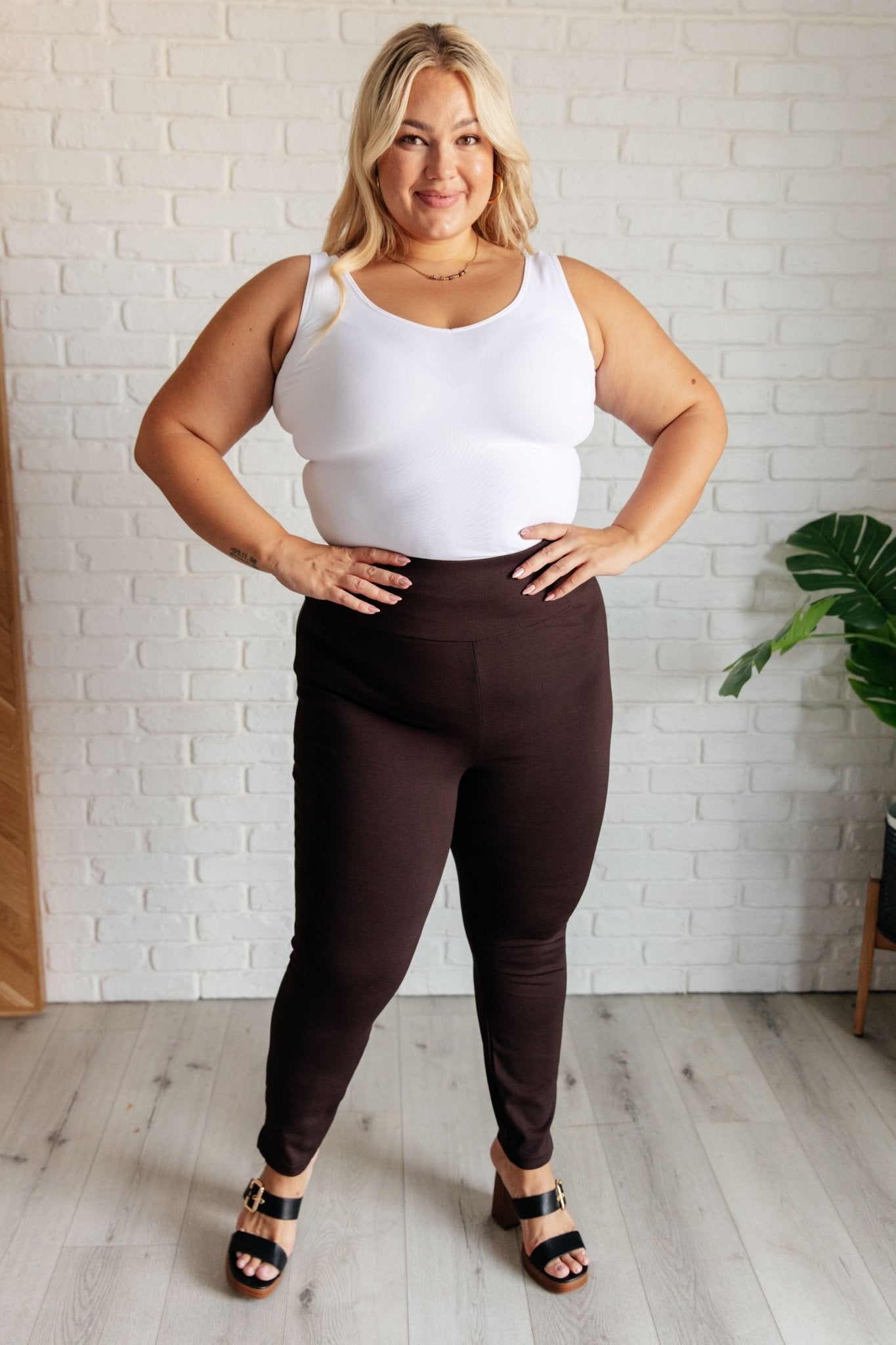 Magic Skinny 28" Pants in Chocolate - Driftwood Boutique