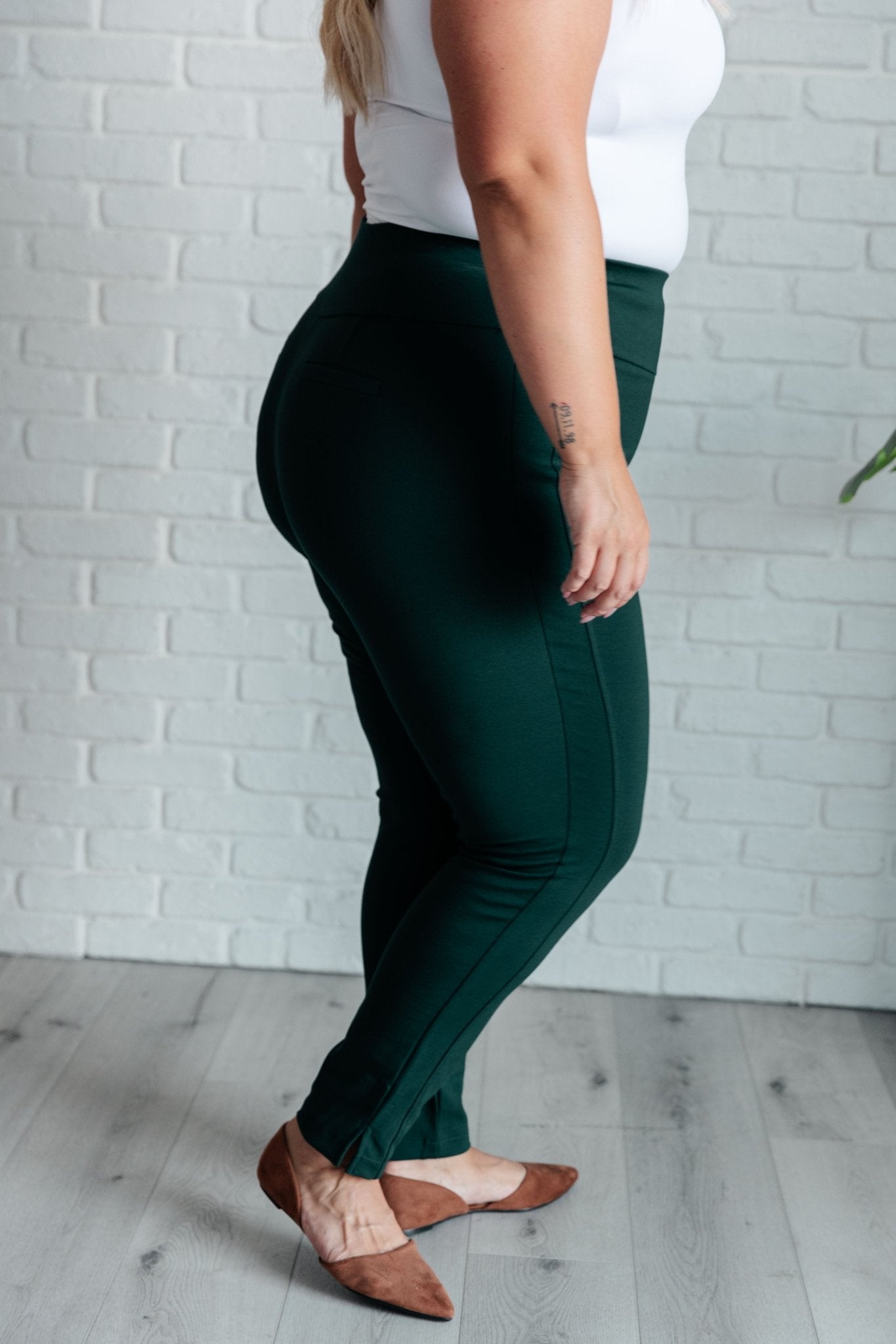 Magic Skinny 28" Pants in Hunter Green - Driftwood Boutique