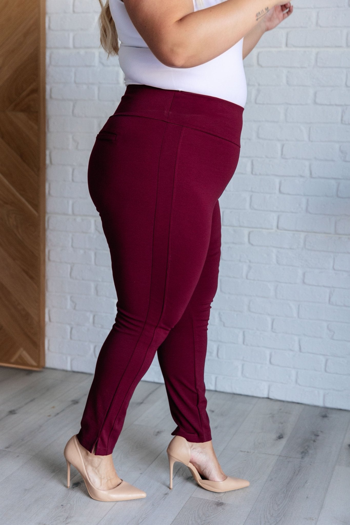 Magic Skinny 28" Pants in Wine - Driftwood Boutique