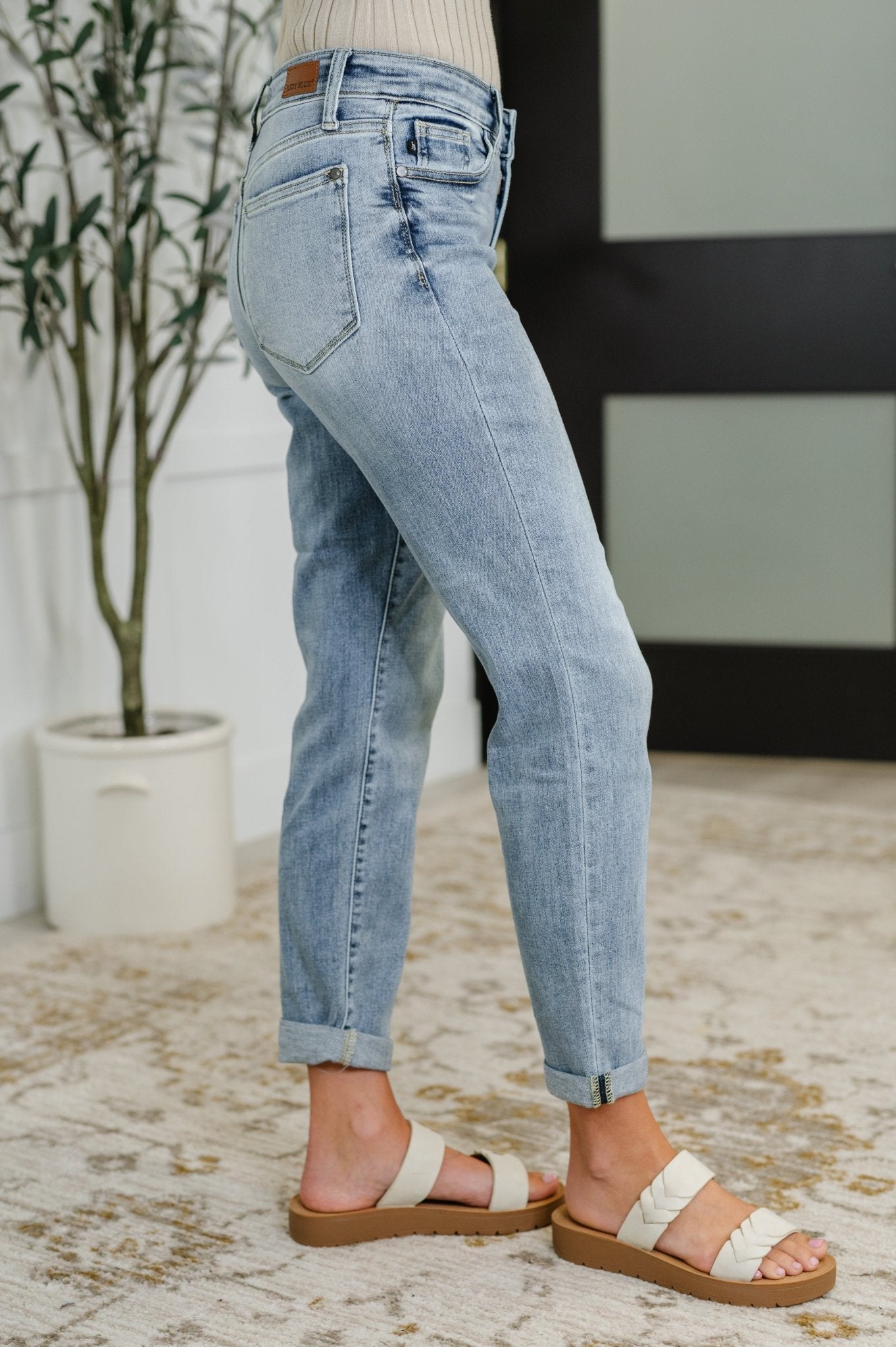 Mallory Mid Rise Bleach Wash Boyfriend Jeans - Driftwood Boutique