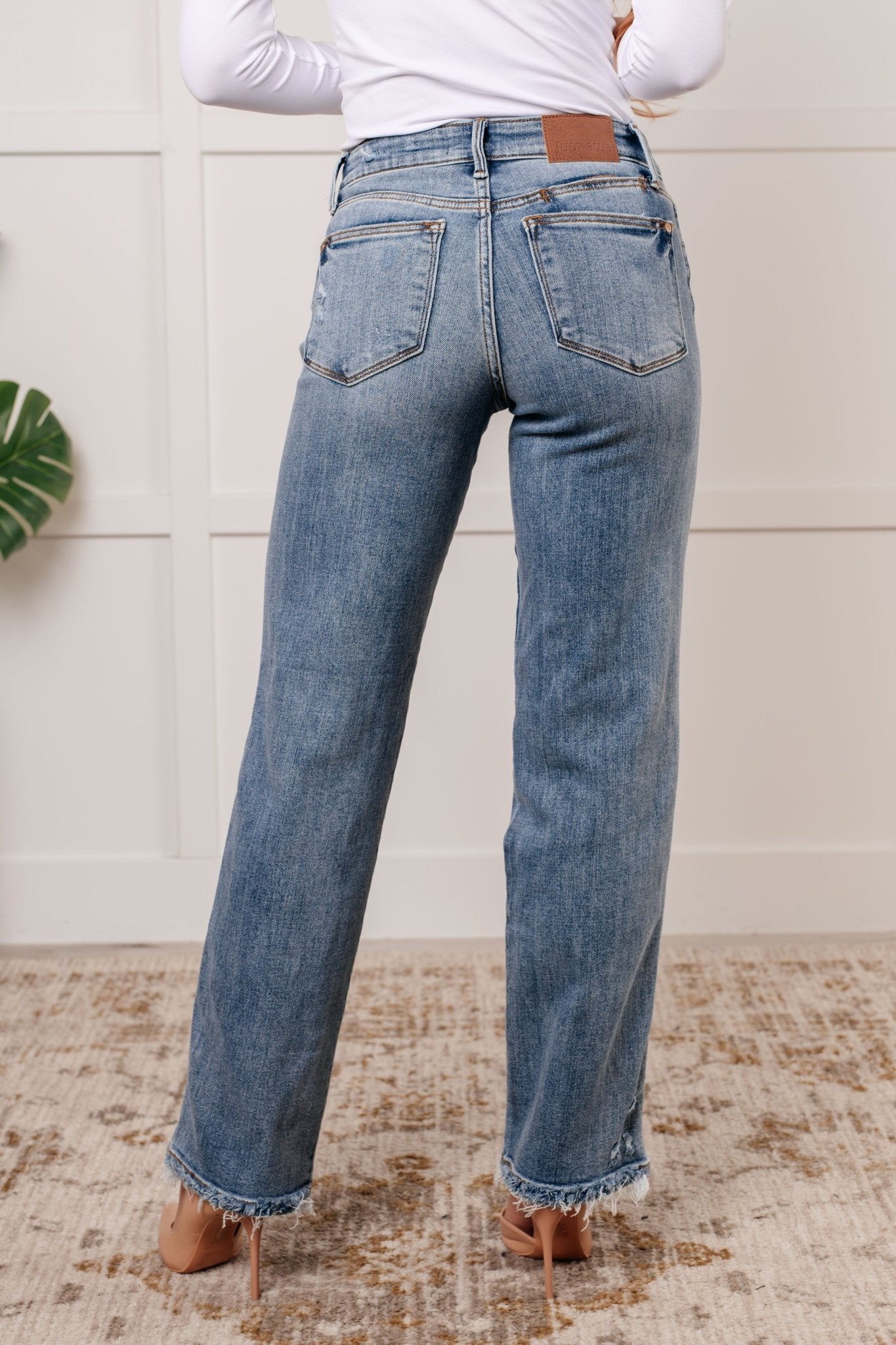 Quinn Mid Rise Cell Phone Pocket Dad Jeans - Driftwood Boutique