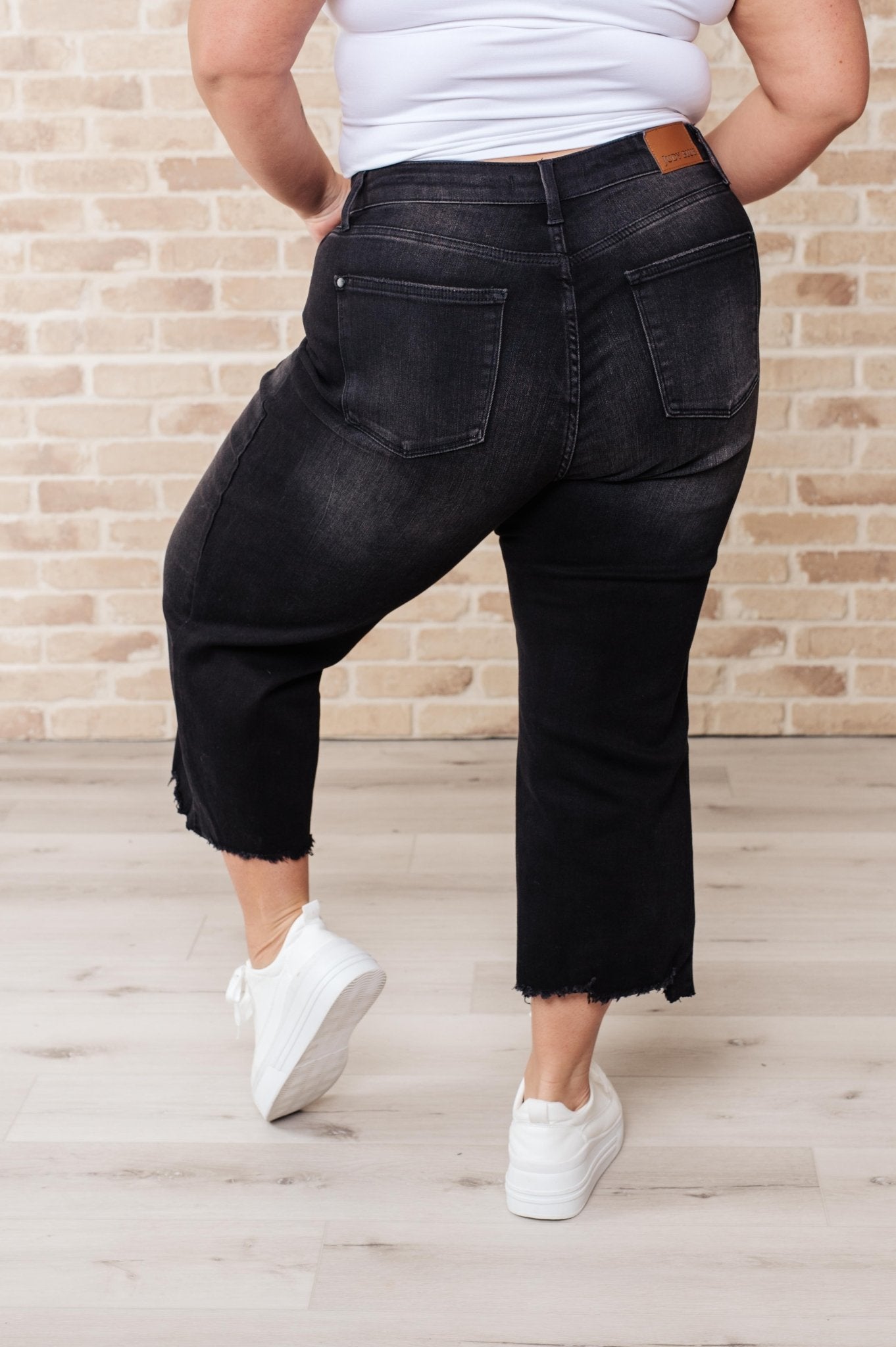 Ryan High Rise Button Fly Wide Leg Crop Jeans - Driftwood Boutique