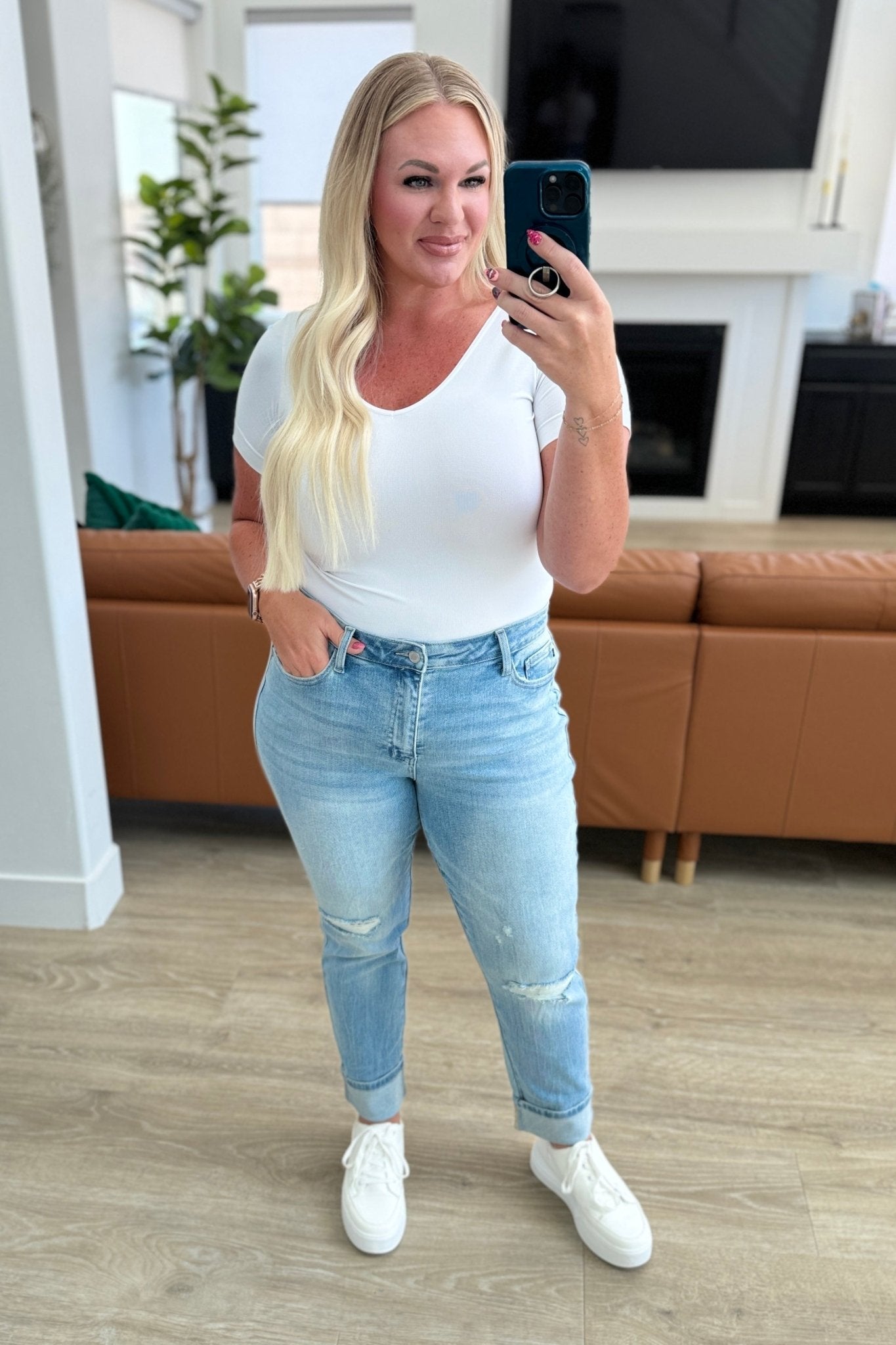 Sam Mid Rise Star Pocket Boyfriend Jeans - Driftwood Boutique