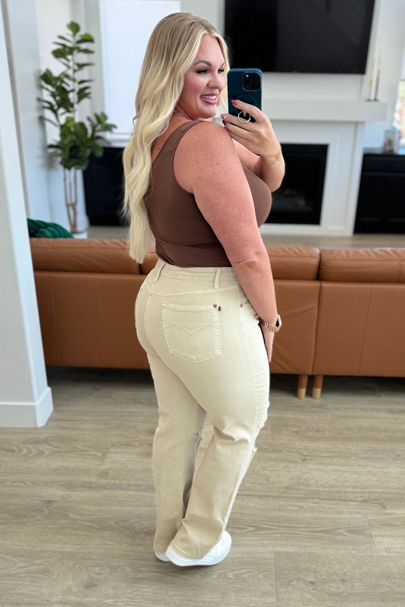 Selena High Rise Distressed 90's Straight Jeans in Bone - Driftwood Boutique