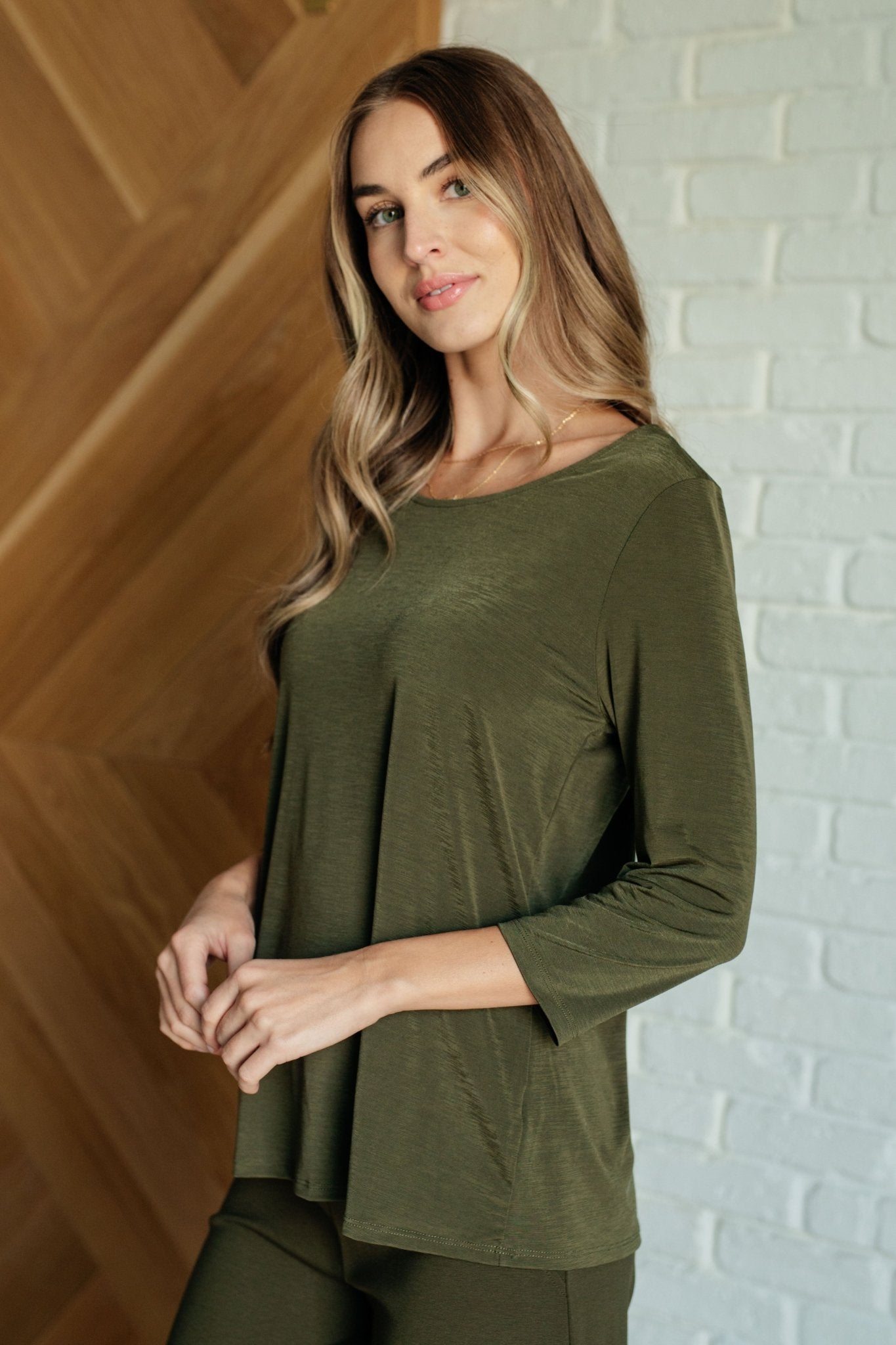 Signature Classic Round Neck Top in Olive - Driftwood Boutique