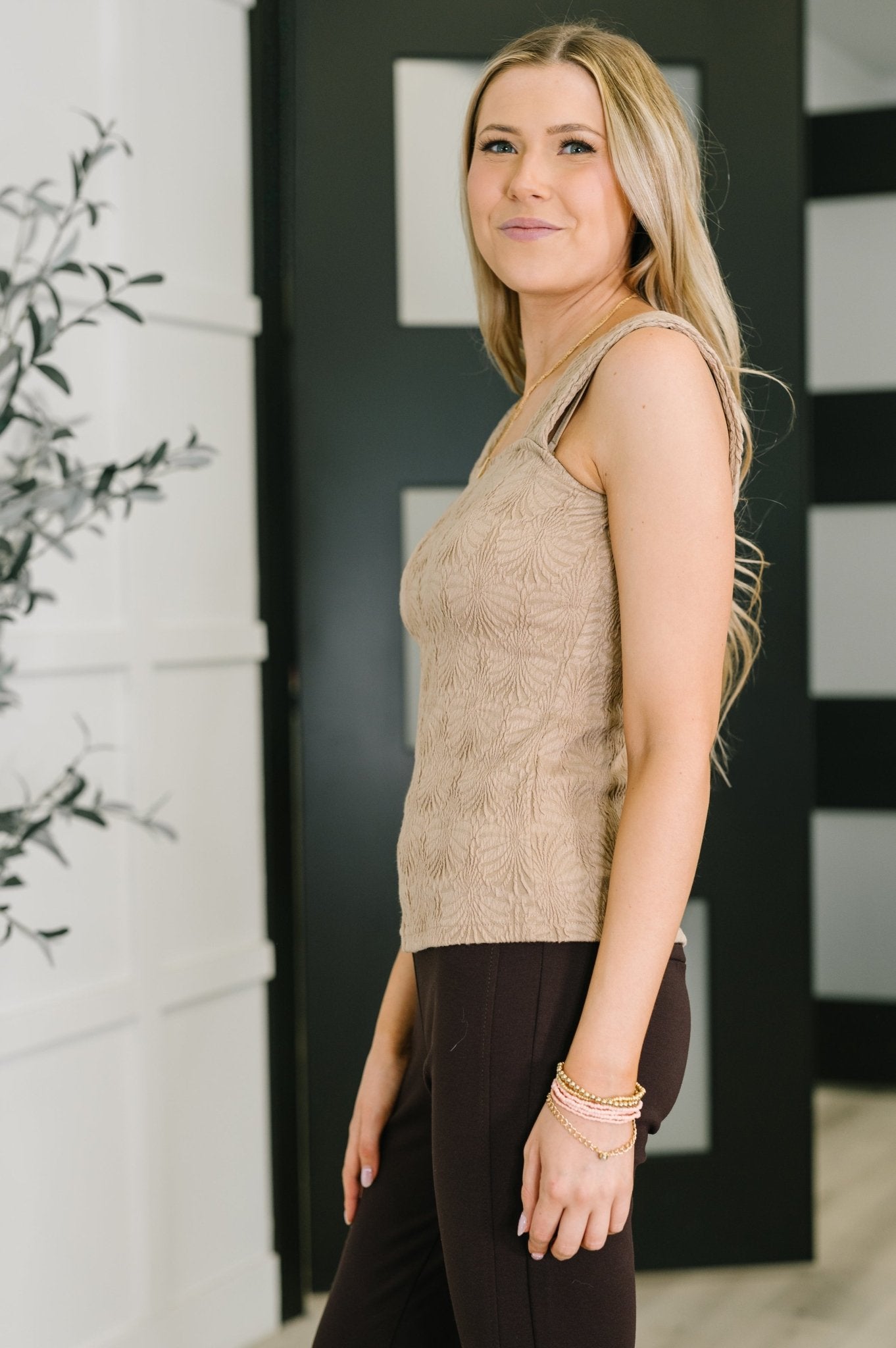 Smokey Fleur Floral Jaquard Tank - Driftwood Boutique