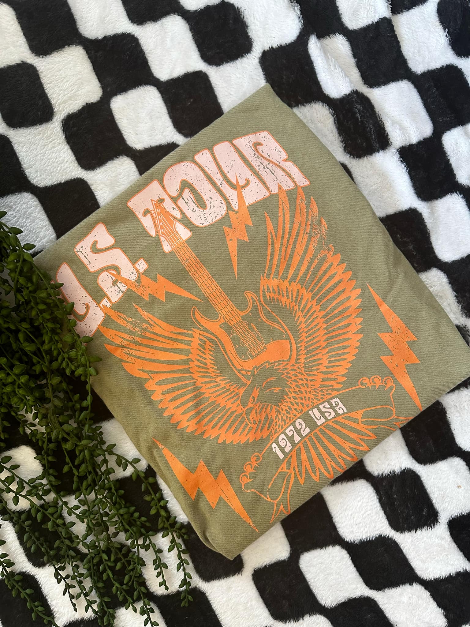 US Tour Graphic Tee - Driftwood Boutique