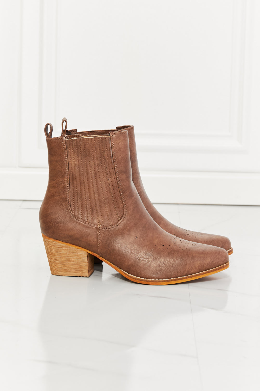 Kara Stacked Heel Chelsea Boot in Chestnut