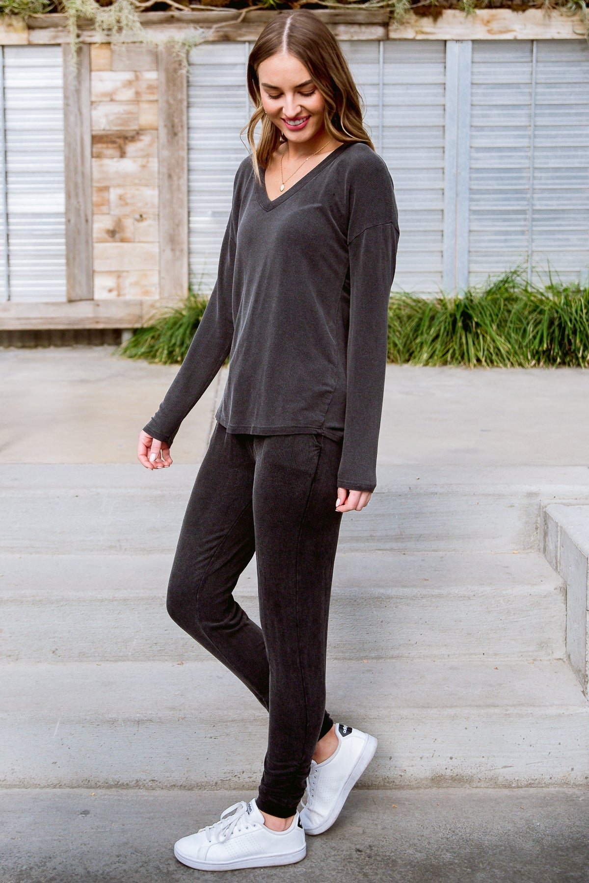 Essential Lounge Top In Black Lava - Driftwood Boutique