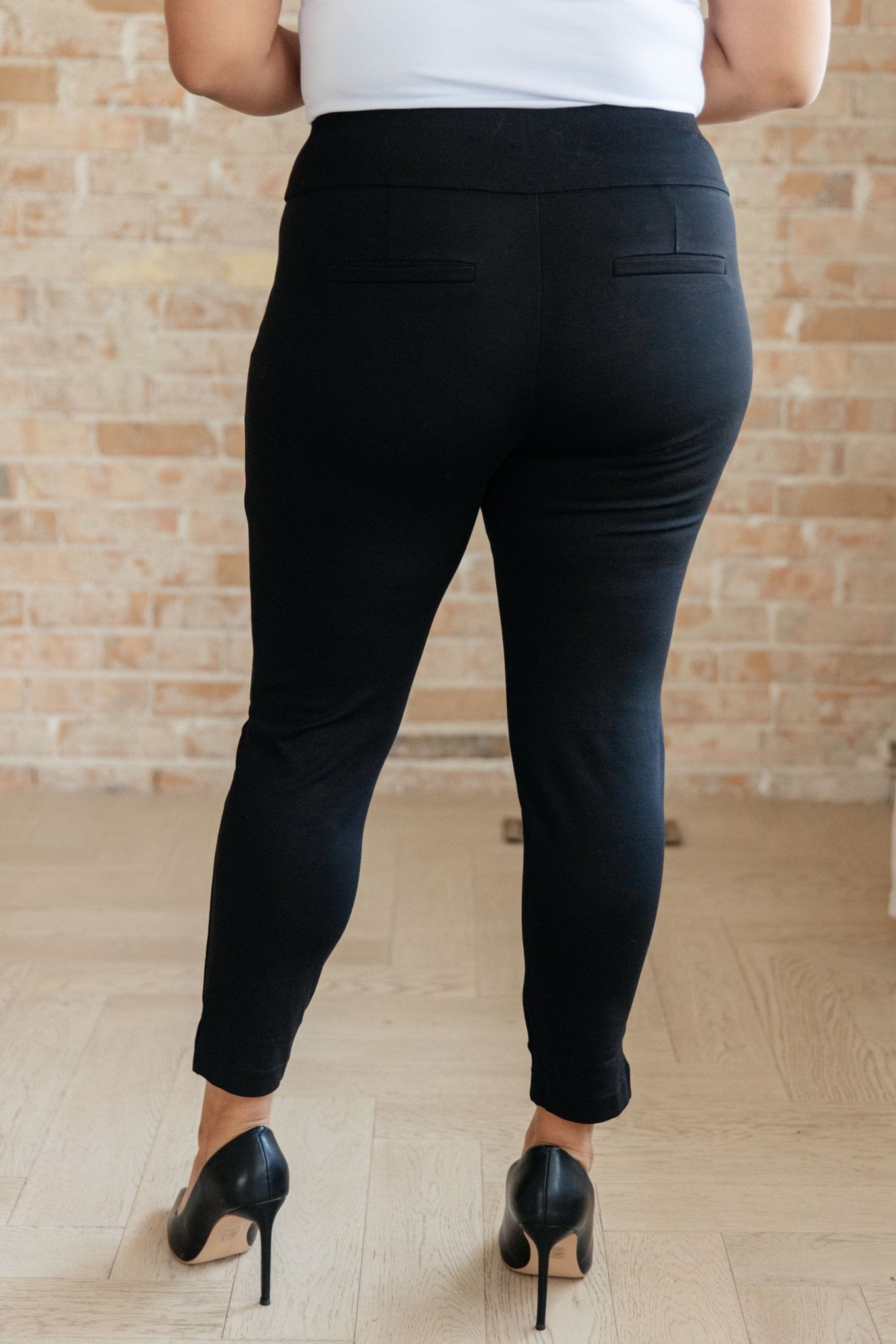 Magic Ankle Crop Skinny Pants in Twelve Colors - Driftwood Boutique