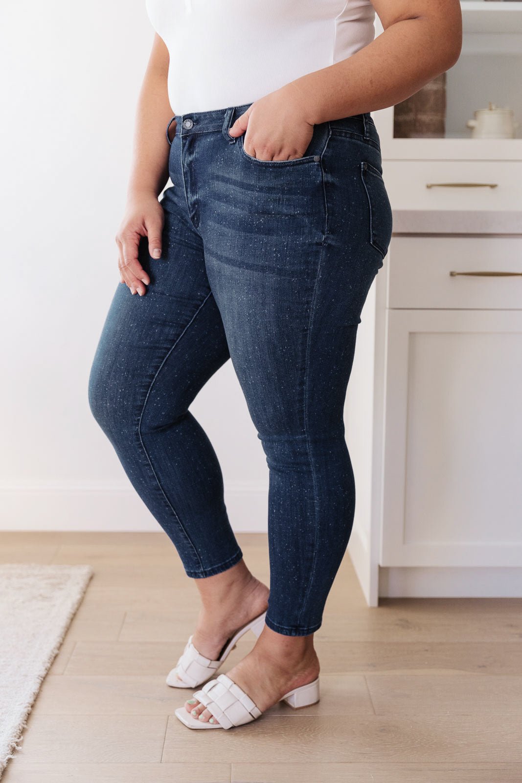 Mid-Rise Relaxed Fit Mineral Wash Jeans - Driftwood Boutique